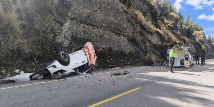 Cusco: 19 personas heridas tras choque frontal en la vía Interoceánica Sur.