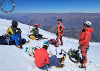 Operativo exitoso en el Huascarán: tres montañistas españoles rescatados, pero uno con lesión ocular severa.